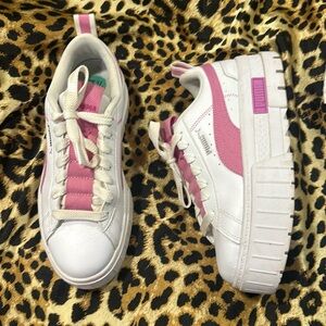 Platform Mayze, White and pink pumas US women’s size 7